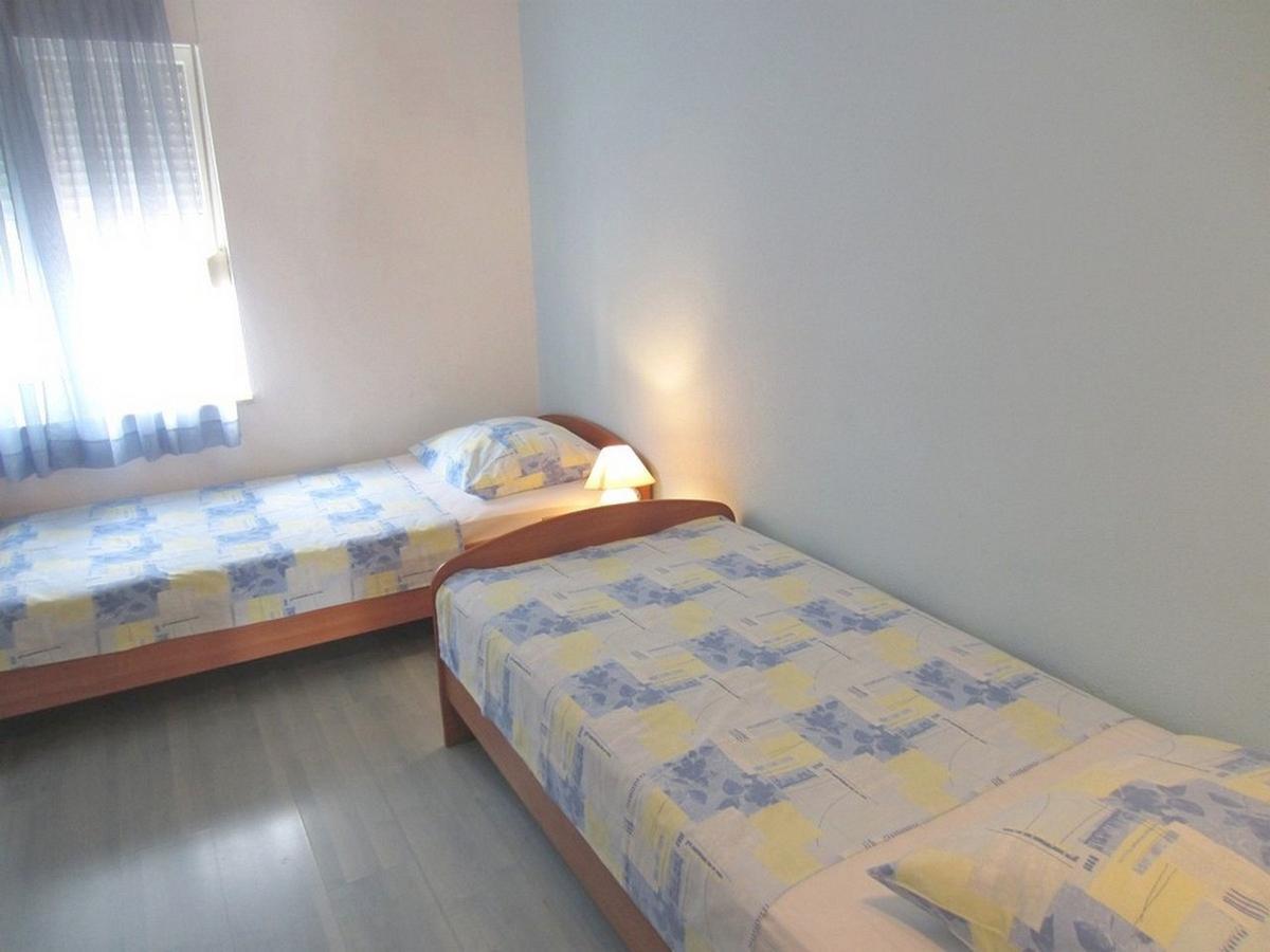 Apartments Zdenka Donji Okrug  Екстериор снимка