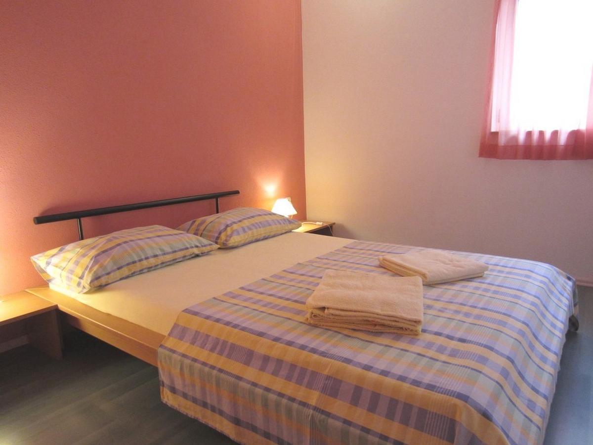 Apartments Zdenka Donji Okrug  Екстериор снимка