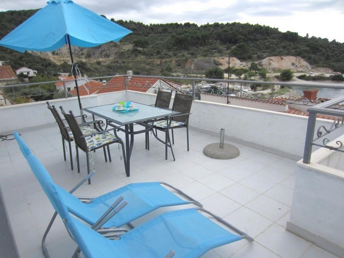 Apartments Zdenka Donji Okrug  Екстериор снимка